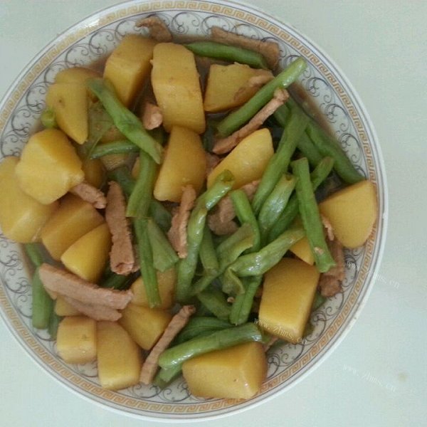 家常菜豆角炖土豆