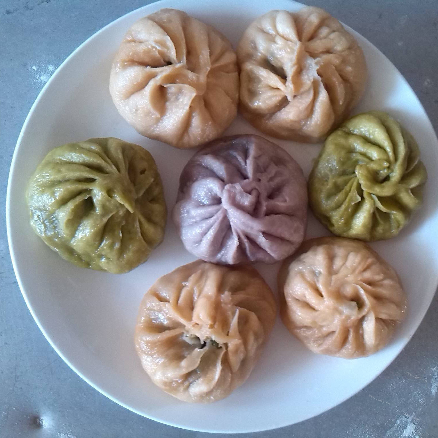 易做的彩色包子