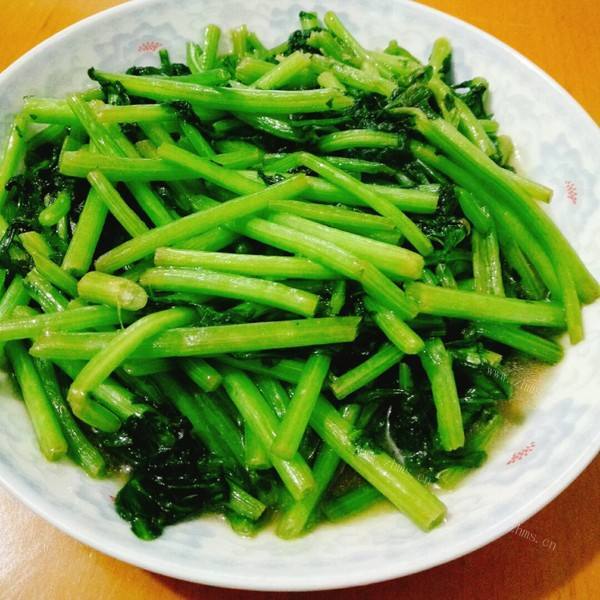 软嫩的清炒茼蒿