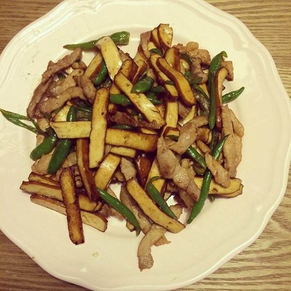 简单的豆腐干炒肉