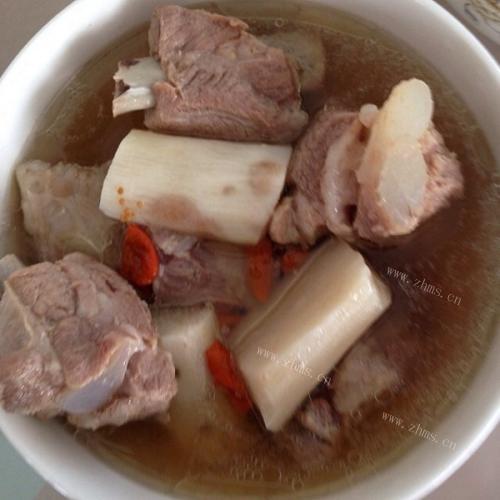 美味的排骨藕汤