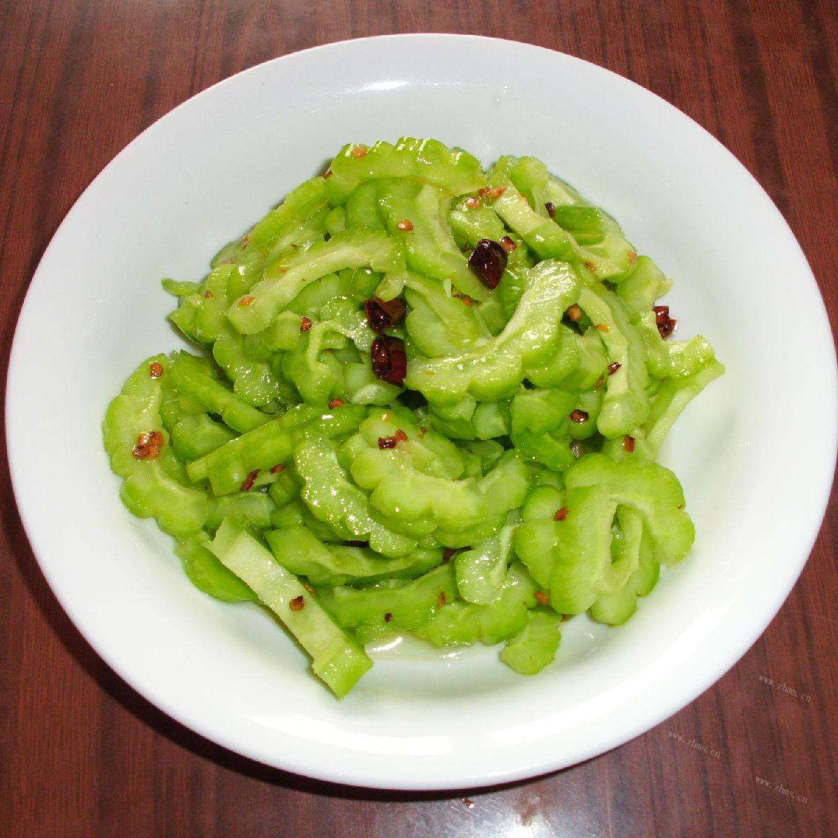 家常菜素炒苦瓜