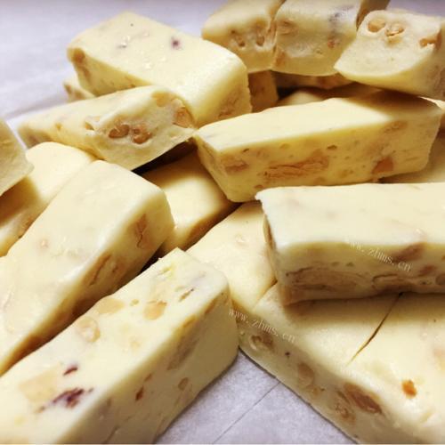 口感极佳的原味牛轧糖