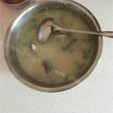 香喷喷的清炖鱼汤 
