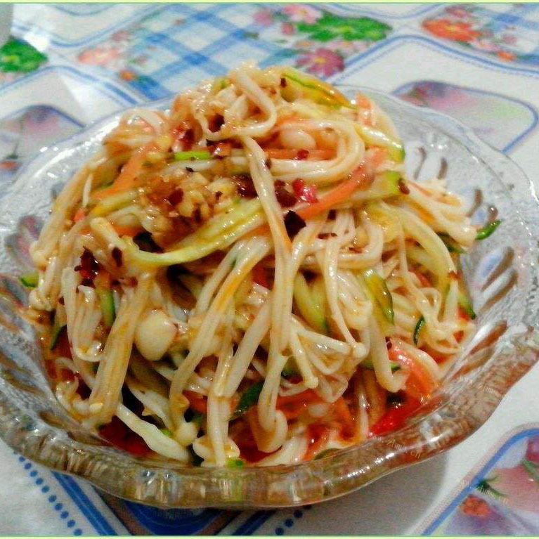 好吃的凉拌金针菇