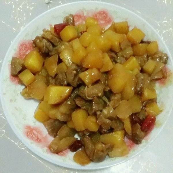 鲜香下饭土豆烧肉