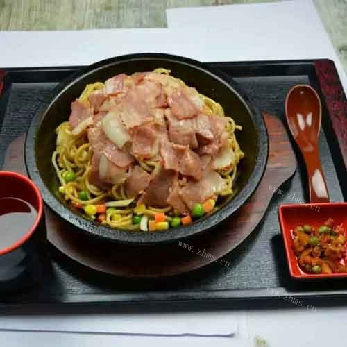 诱人的烤肉饭