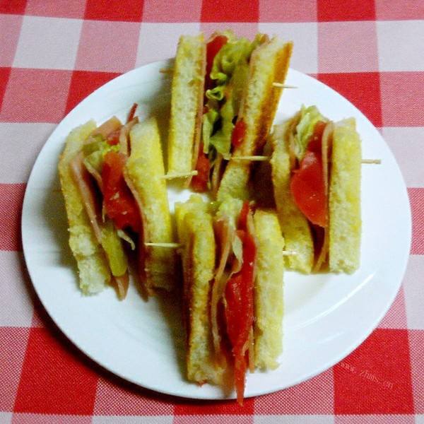 简单早餐培根三明治