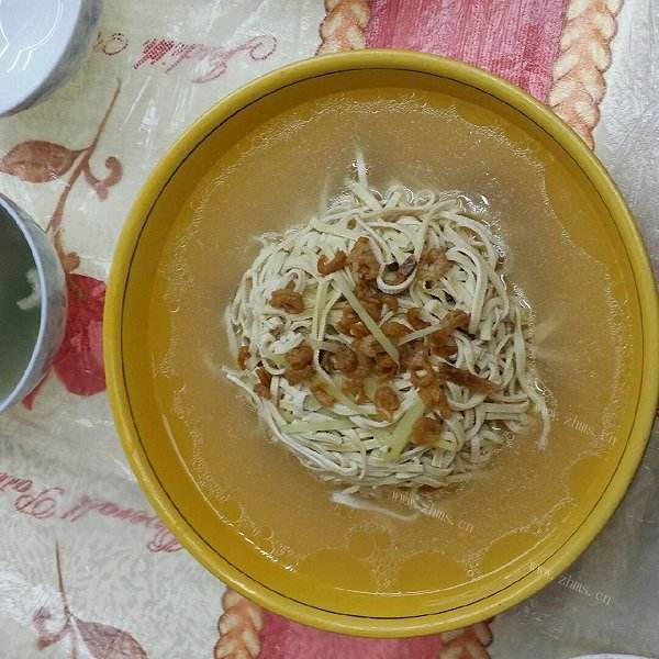 「美味可口」鸡汤煮干丝	