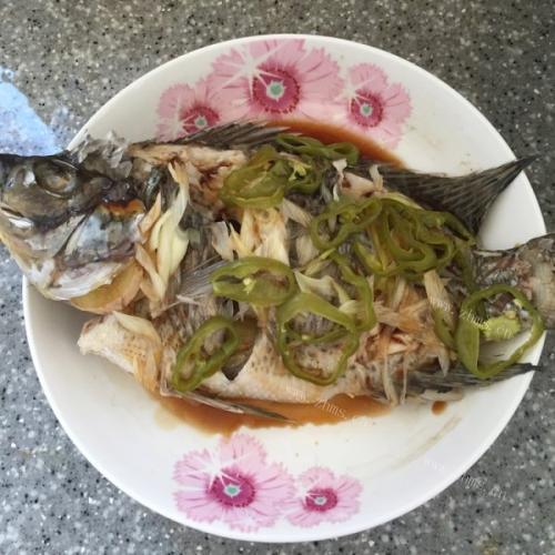 味道香醇的清蒸罗非鱼