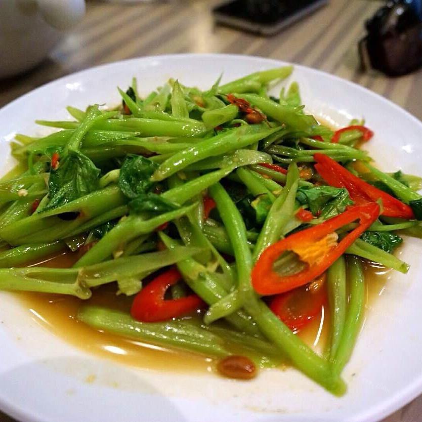 可口的虾酱空心菜