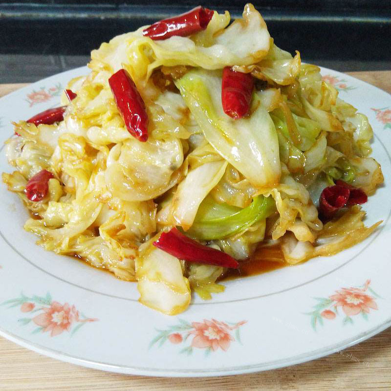 美味炝炒圆白菜