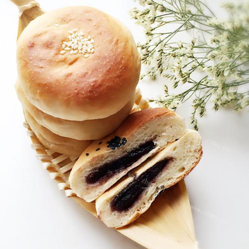 软嫩的红豆包