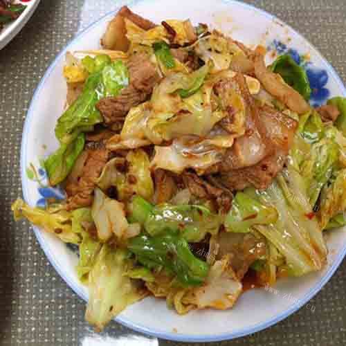 好吃的圆白菜炒肉
