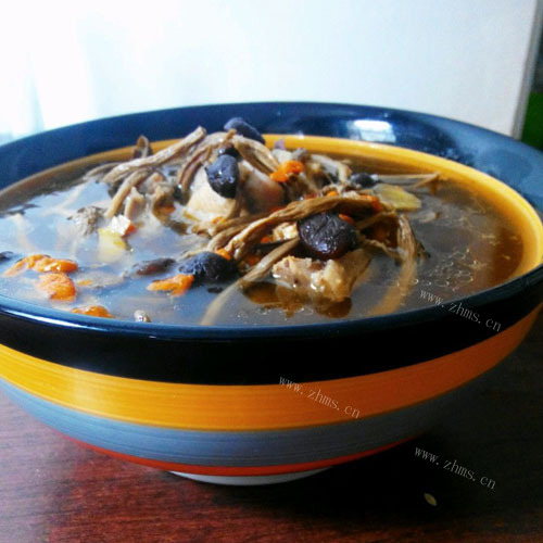 清淡的茶树菇老鸭汤 