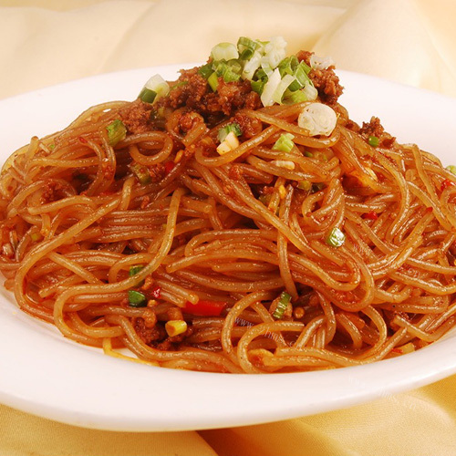 美味的粉条炒肉