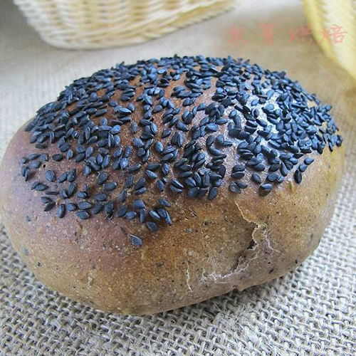 黑芝麻面包