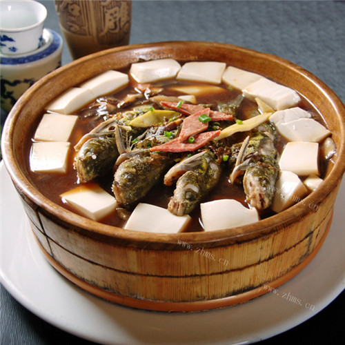 鲜嫩的小黄鱼炖豆腐