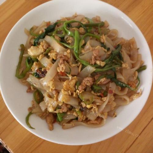 美味的炒河粉的做法