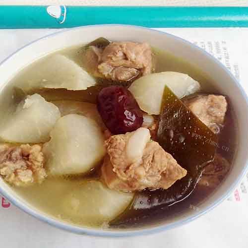 「DIY美食」白萝卜海带排骨汤