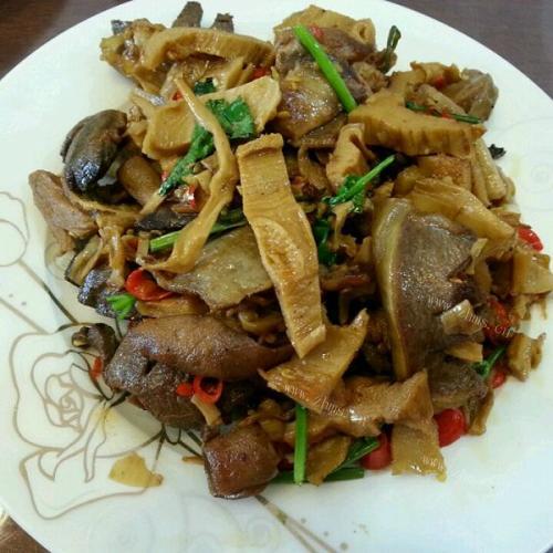 好吃的五花肉炒干笋