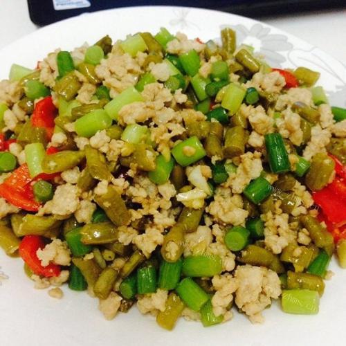 自制的酸豆角炒肉
