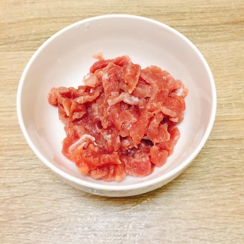儿菜炒肉做法图解3)
