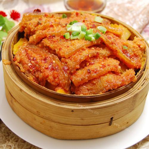 美味的红薯粉蒸肉