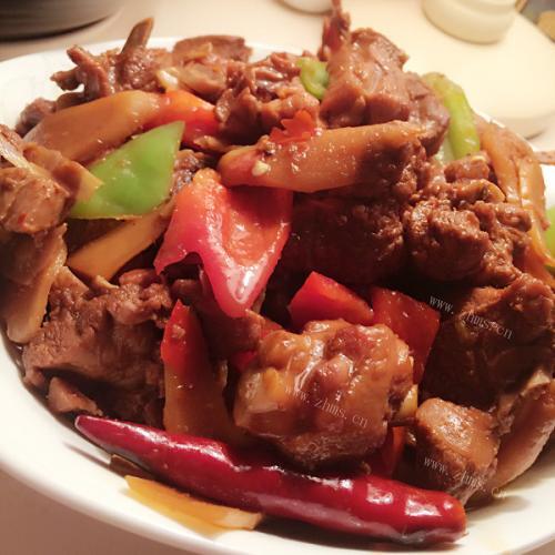 广东味的子姜焖鸭