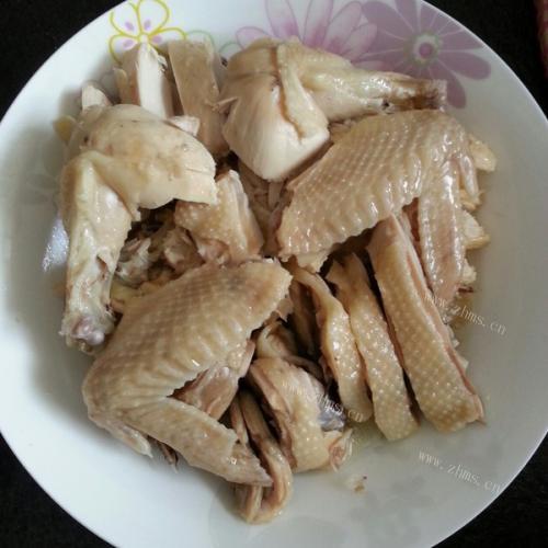 色泽不错的客家咸鸡