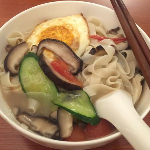 香菇鸡蛋面