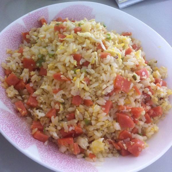 简单的火腿蛋炒饭