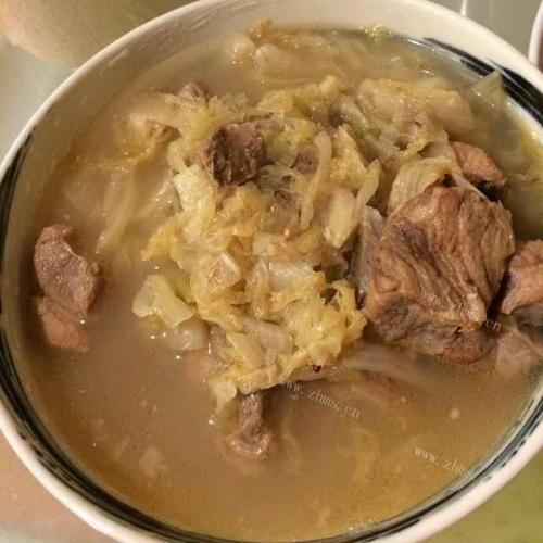 好吃的酸菜排骨