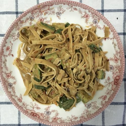 豆皮拌黄瓜
