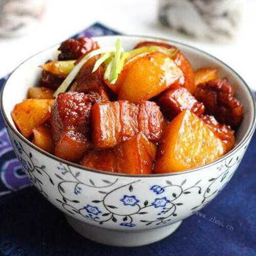 美味的红烧肉土豆干