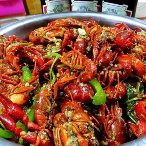 美味的麻辣小龙虾