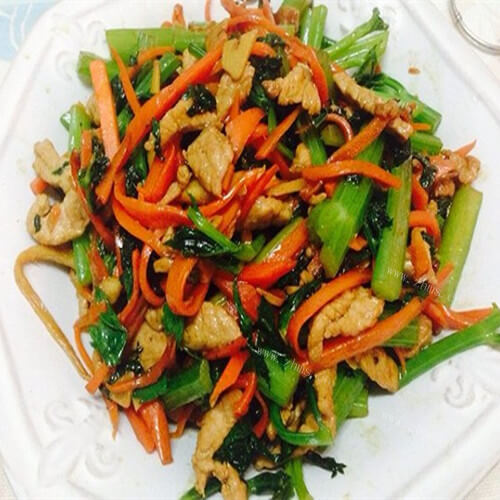 芹菜胡萝卜炒肉