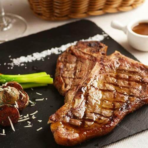 秀色可餐的香煎牛排