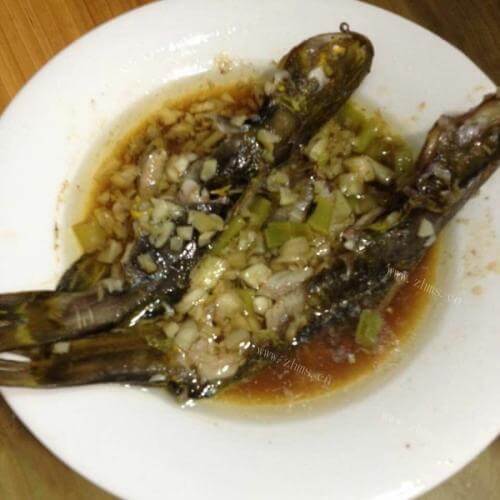 家常菜蒜爆鱼