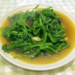 豌豆苗鹌鹑蛋组合