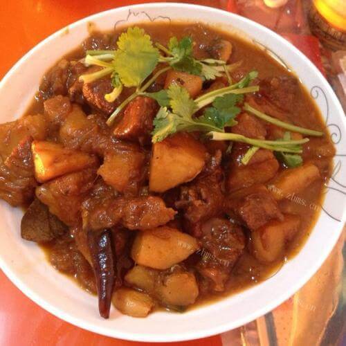 家常菜西红柿土豆炖牛肉