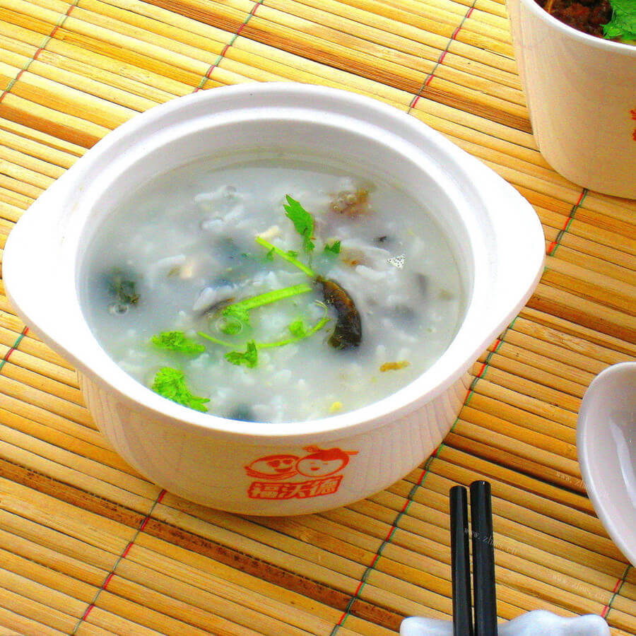 美味的皮蛋瘦肉粥