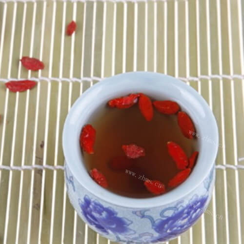 生活枸杞红枣泡酒