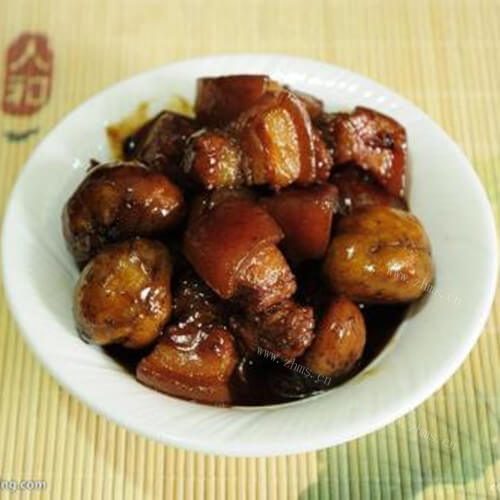 家常的板栗红烧肉