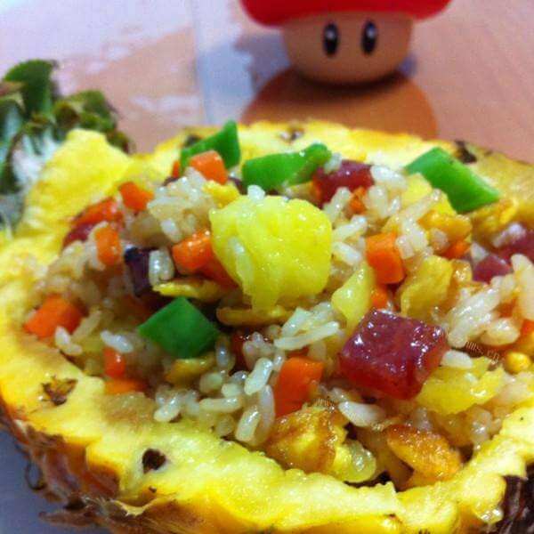 自己做的菠萝饭