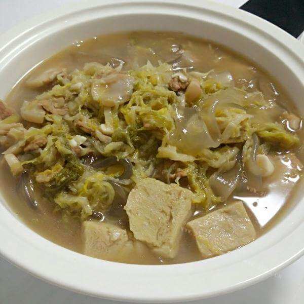 口感极佳的酸菜炖冻豆腐