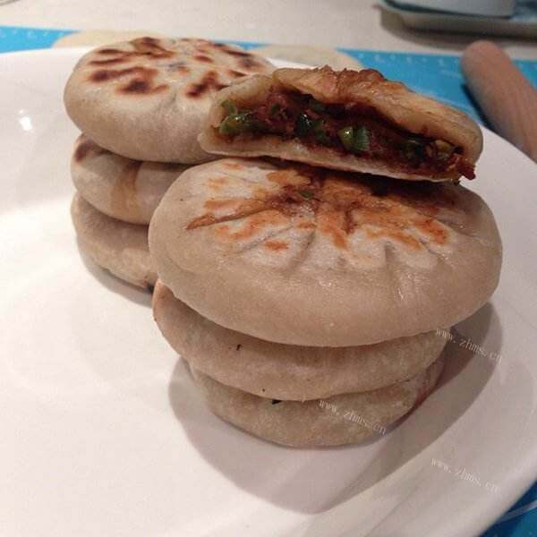自己做的豆沙馅饼