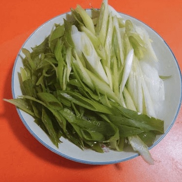 莲白回锅做法图解1)