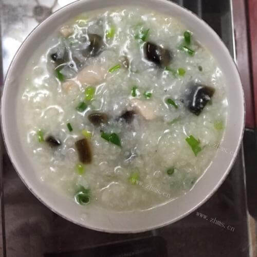 美味的皮蛋瘦肉粥