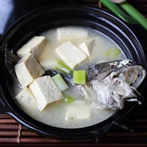 鱼炖豆腐